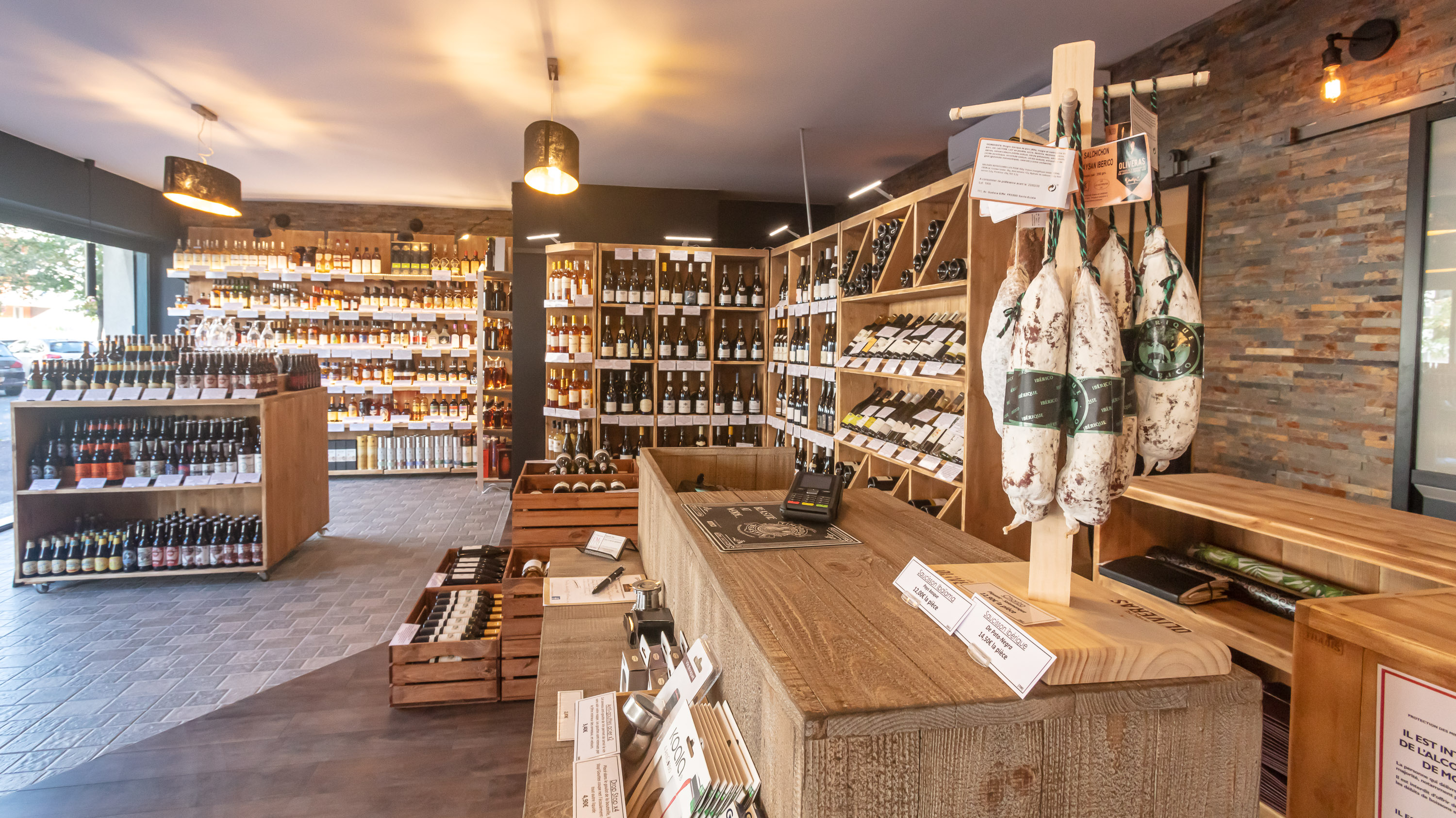 Layout of the french shop La Cave d'Emelyne Tradis